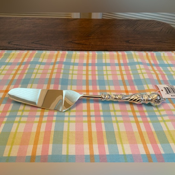 Silver Cake Server, Stainless Steel Embossed Wedding Cake Server, Artistic Home - Picture 16 of 16